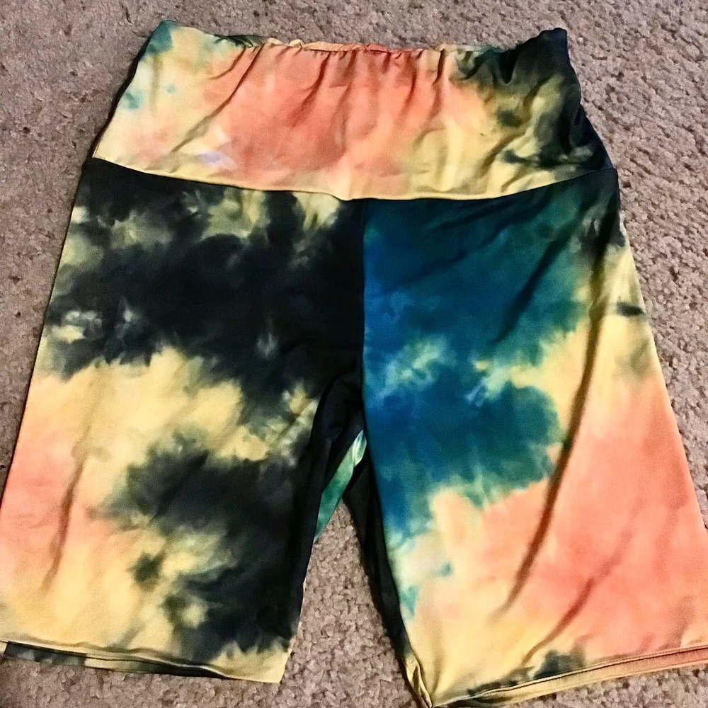Women’s Afrm tie dye biker shorts sz XS